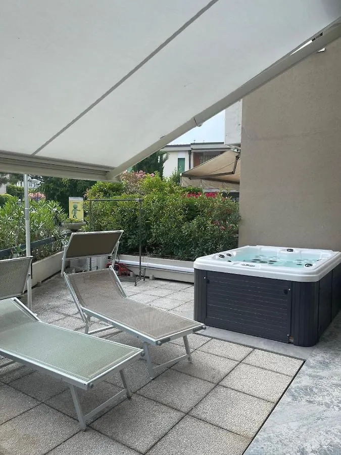 Garda Fantasy Paradise Silver O Gold Desenzano del Garda 0*,  Italy